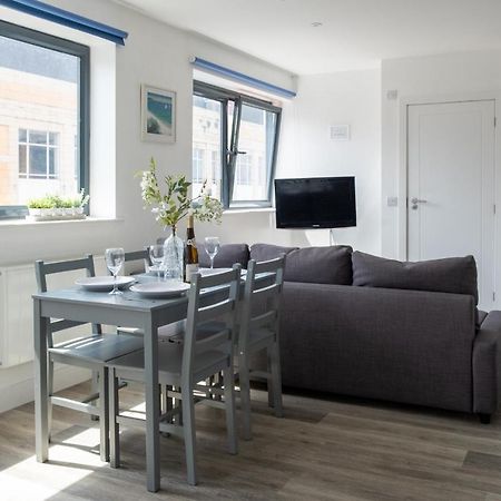 Modern One Bedroom Apartment In Town Centre & 4 Min To The Beach Bournemouth Exterior foto