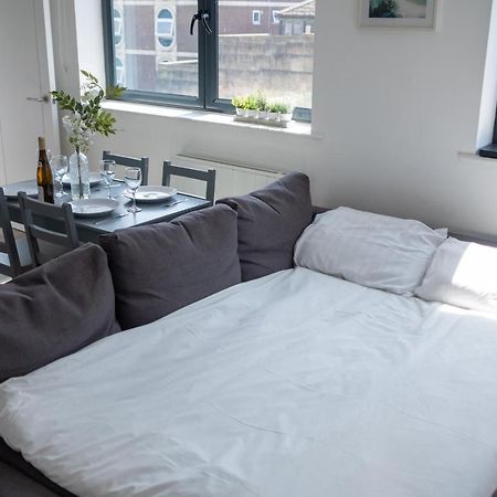 Modern One Bedroom Apartment In Town Centre & 4 Min To The Beach Bournemouth Exterior foto