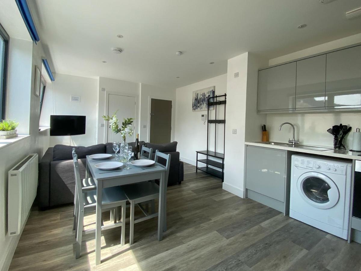 Modern One Bedroom Apartment In Town Centre & 4 Min To The Beach Bournemouth Exterior foto
